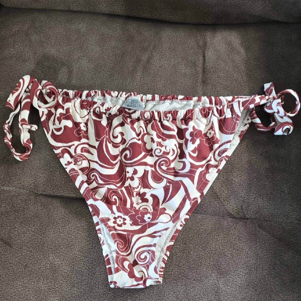 Bergundy And White Patterned Bikini - image 5